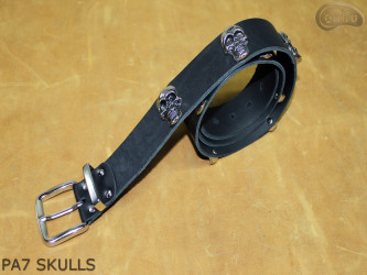 PA7-Ledergürtel mit Totenköpfen