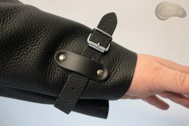 Schweißschutzhülle aus Leder mit verstellbaren Riemen
