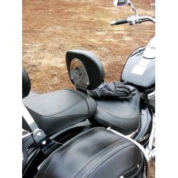 A vezető hátulja  SUZUKI VL 800 VOLUSIA, BOULEVARD