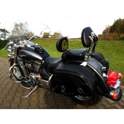 A vezető hátulja  SUZUKI VL 800 VOLUSIA, BOULEVARD