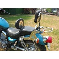 A vezető hátulja  YAMAHA XV 535