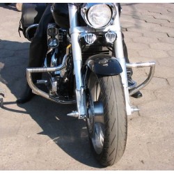 A bukócsőkiváló CUSTOM  HONDA VTX 1800 CUSTOM