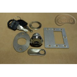 Serrure pour la poitrine - set